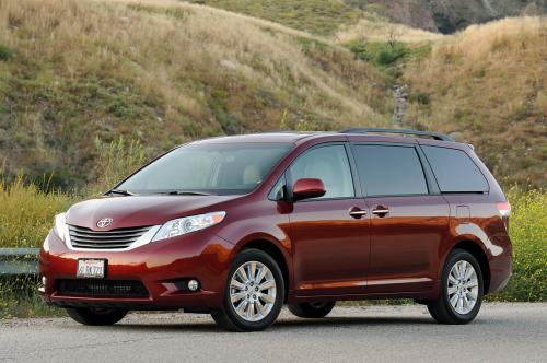 Photo Image Gallery & Touchup Paint: Toyota Sienna in Salsa Red Pearl  (3Q3)  YEARS: 2011-2017