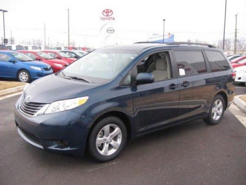Photo Image Gallery & Touchup Paint: Toyota Sienna in South Pacific Pearl  (785)  YEARS: 2011-2012