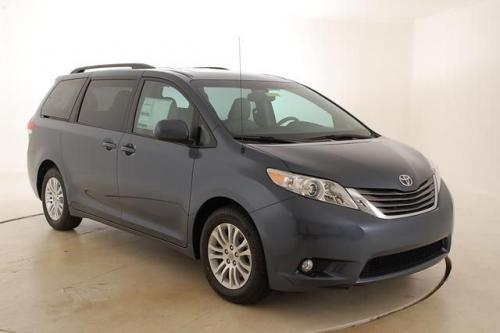 Photo Image Gallery & Touchup Paint: Toyota Sienna in Shoreline Blue Pearl  (8V5)  YEARS: 2013-2017