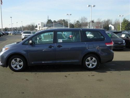 Photo Image Gallery & Touchup Paint: Toyota Sienna in Shoreline Blue Pearl  (8V5)  YEARS: 2013-2017