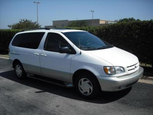 Photo Image Gallery & Touchup Paint: Toyota Sienna in Super White   (040)  YEARS: 1998-2003