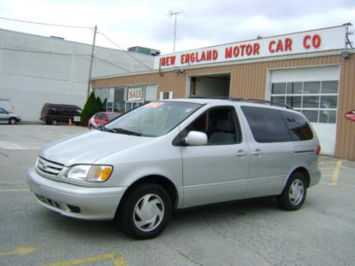 Photo Image Gallery & Touchup Paint: Toyota Sienna in Lunar Mist Metallic  (1C8)  YEARS: 2002-2003