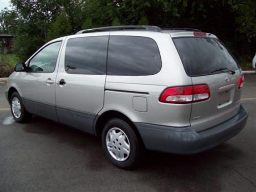 Photo Image Gallery & Touchup Paint: Toyota Sienna in Silver Shadow Pearl  (1D7)  YEARS: 2001-2003