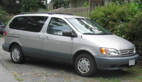 Photo Image Gallery & Touchup Paint: Toyota Sienna in Silver Shadow Pearl  (1D7)  YEARS: 2001-2003