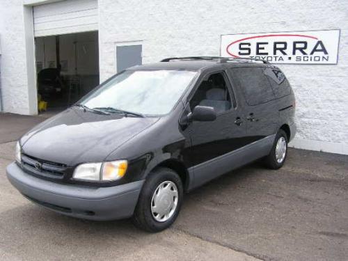 Photo Image Gallery & Touchup Paint: Toyota Sienna in Black    (202)  YEARS: 1998-2000