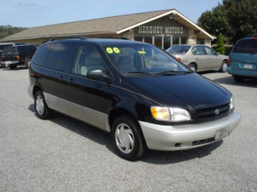 Photo Image Gallery & Touchup Paint: Toyota Sienna in Black    (202)  YEARS: 1998-2000