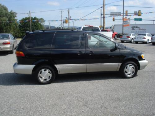 Photo Image Gallery & Touchup Paint: Toyota Sienna in Black    (202)  YEARS: 1998-2000