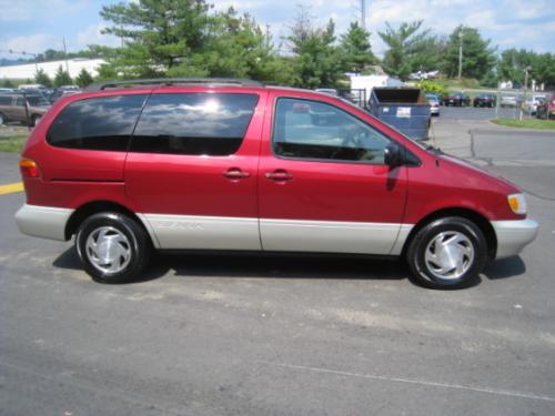 Photo Image Gallery & Touchup Paint: Toyota Sienna in Sunfire Red Pearl  (3K4)  YEARS: 1998-2000
