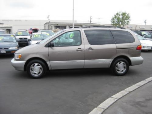 Photo Image Gallery & Touchup Paint: Toyota Sienna in Sable Pearl   (4N7)  YEARS: 1998-1999