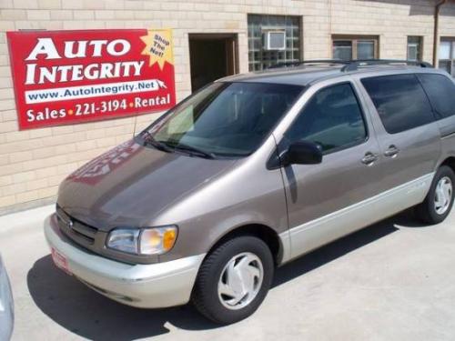 Photo Image Gallery & Touchup Paint: Toyota Sienna in Sable Pearl   (4N7)  YEARS: 1998-1999