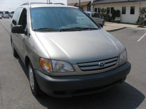 Photo Image Gallery & Touchup Paint: Toyota Sienna in Desert Sand Mica  (4Q2)  YEARS: 2000-2003