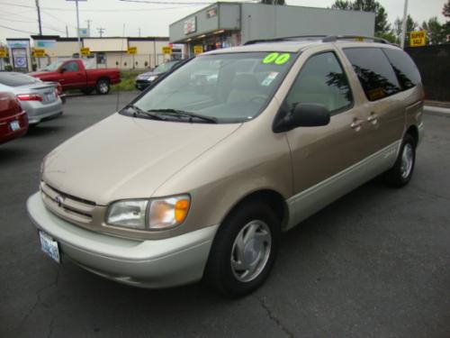 Photo Image Gallery & Touchup Paint: Toyota Sienna in Desert Sand Mica  (4Q2)  YEARS: 2000-2003