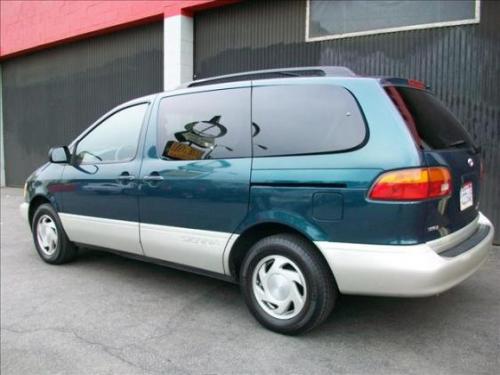 Photo Image Gallery & Touchup Paint: Toyota Sienna in Classic Green Pearl  (6P2)  YEARS: 1998-1998