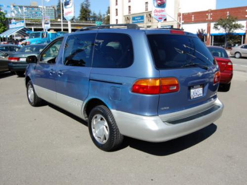 Photo Image Gallery & Touchup Paint: Toyota Sienna in Denim Blue Mica  (8L9)  YEARS: 1998-2003