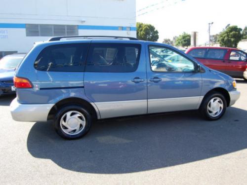 Photo Image Gallery & Touchup Paint: Toyota Sienna in Denim Blue Mica  (8L9)  YEARS: 1998-2003