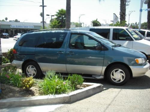 Photo Image Gallery & Touchup Paint: Toyota Sienna in Sailfin Blue Pearl  (8N7)  YEARS: 2000-2003