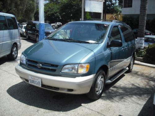 Photo Image Gallery & Touchup Paint: Toyota Sienna in Sailfin Blue Pearl  (8N7)  YEARS: 2000-2003