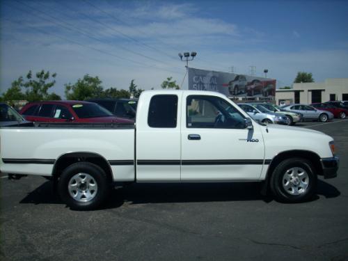 Photo Image Gallery & Touchup Paint: Toyota T100 in White    (045)  YEARS: 1993-1997