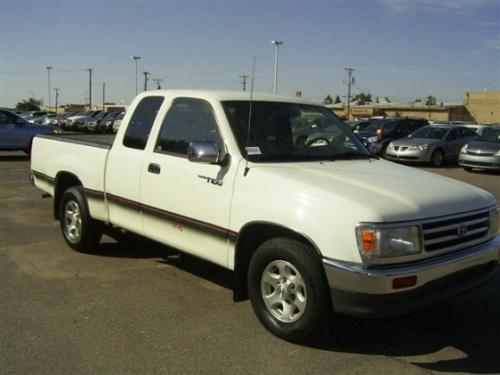 Photo Image Gallery & Touchup Paint: Toyota T100 in White    (045)  YEARS: 1993-1997