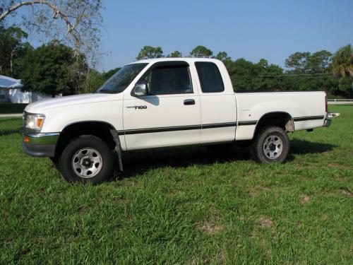 Photo Image Gallery & Touchup Paint: Toyota T100 in White    (045)  YEARS: 1993-1997