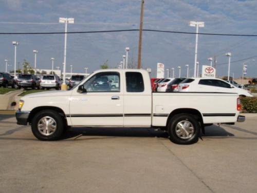 Photo Image Gallery & Touchup Paint: Toyota T100 in Warm White   (058)  YEARS: 1998-1998