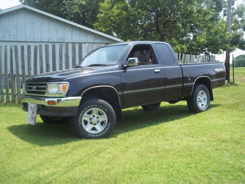 Photo Image Gallery & Touchup Paint: Toyota T100 in Black    (202)  YEARS: 1993-1998