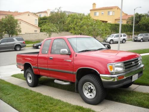 Photo Image Gallery & Touchup Paint: Toyota T100 in Cardinal Red   (3H7)  YEARS: 1993-1997