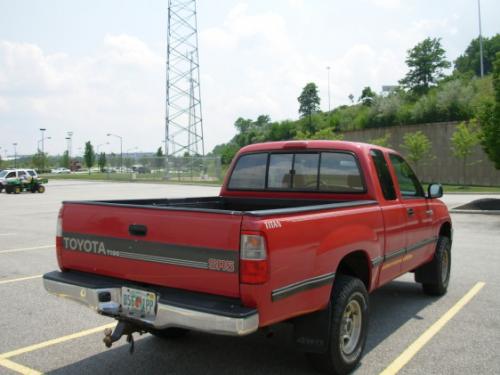 Photo Image Gallery & Touchup Paint: Toyota T100 in Cardinal Red   (3H7)  YEARS: 1993-1997