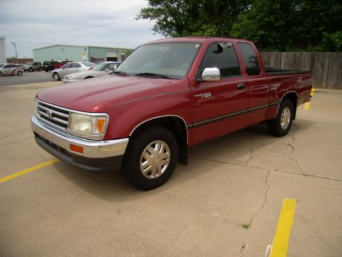 Photo Image Gallery & Touchup Paint: Toyota T100 in Garnet Pearl   (3K3)  YEARS: 1993-1995