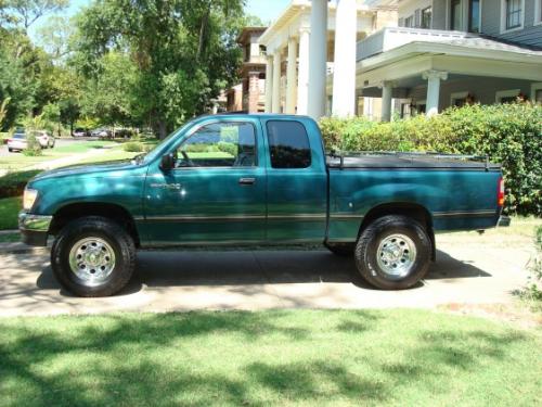 Photo Image Gallery & Touchup Paint: Toyota T100 in Sierra Green Metallic  (6N7)  YEARS: 1997-1998