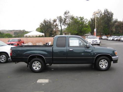 Photo Image Gallery & Touchup Paint: Toyota T100 in Evergreen Pearl   (751)  YEARS: 1993-1996