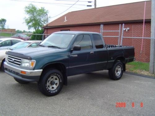 Photo Image Gallery & Touchup Paint: Toyota T100 in Evergreen Pearl   (751)  YEARS: 1993-1996