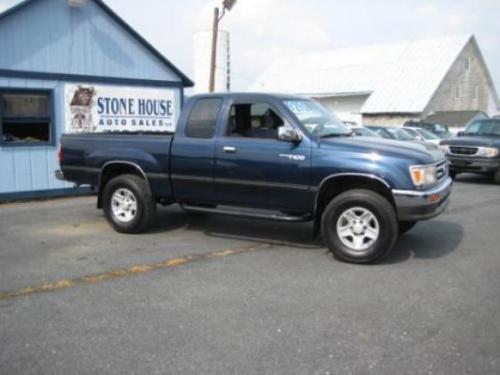 Photo Image Gallery & Touchup Paint: Toyota T100 in Dark Blue Pearl  (8E3)  YEARS: 1993-1997