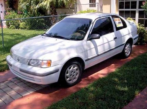 Photo Image Gallery & Touchup Paint: Toyota Tercel in Super White   (040)  YEARS: 1995-1998
