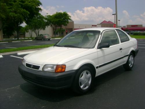 Photo Image Gallery & Touchup Paint: Toyota Tercel in Super White   (040)  YEARS: 1995-1998