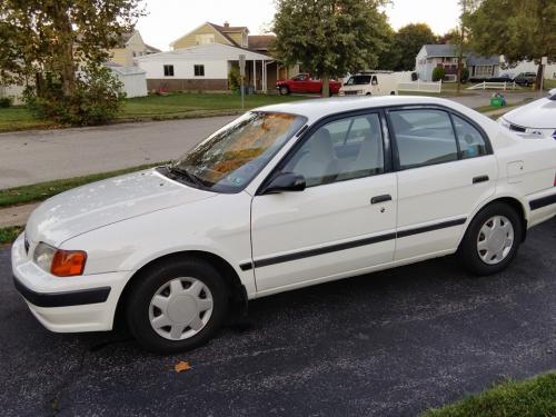 Photo Image Gallery & Touchup Paint: Toyota Tercel in Super White   (040)  YEARS: 1995-1998