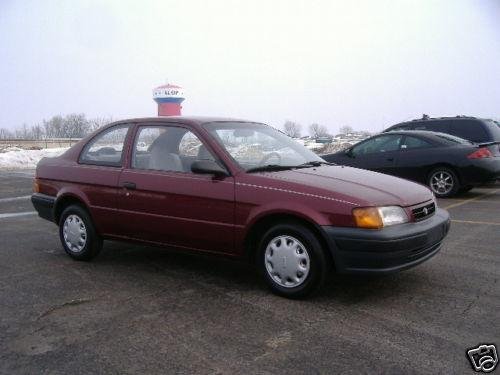 Photo of a 1995-1996 Toyota Tercel in Ruby Pearl (paint color code 3L3