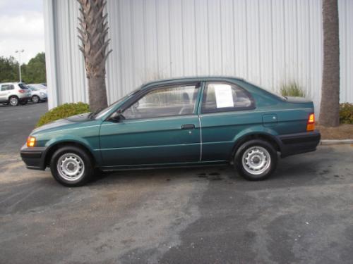 Photo Image Gallery & Touchup Paint: Toyota Tercel in Sierra Green Metallic  (6N7)  YEARS: 1995-1998
