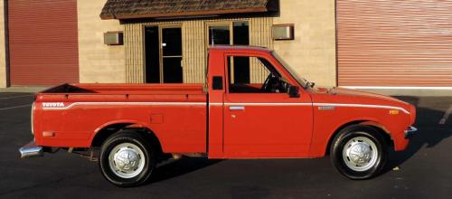 Photo Image Gallery & Touchup Paint: Toyota Truck in Red    (336)  YEARS: 1974-1978