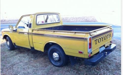 Photo Image Gallery & Touchup Paint: Toyota Truck in Yellow    (541)  YEARS: 1975-1978