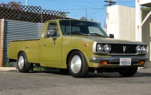 Photo Image Gallery & Touchup Paint: Toyota Truck in Olive    (637)  YEARS: 1974-1977