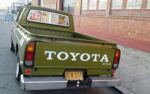 Photo Image Gallery & Touchup Paint: Toyota Truck in Olive    (637)  YEARS: 1974-1977