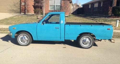 Photo Image Gallery & Touchup Paint: Toyota Truck in Light Blue   (854)  YEARS: 1972-1975