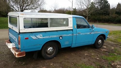 Photo Image Gallery & Touchup Paint: Toyota Truck in Light Blue   (854)  YEARS: 1972-1975