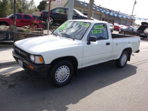 Photo Image Gallery & Touchup Paint: Toyota Truck in White    (045)  YEARS: 1989-1995