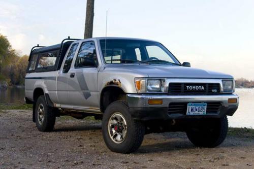 Photo Image Gallery & Touchup Paint: Toyota Truck in Silver Metallic   (147)  YEARS: 1989-1992
