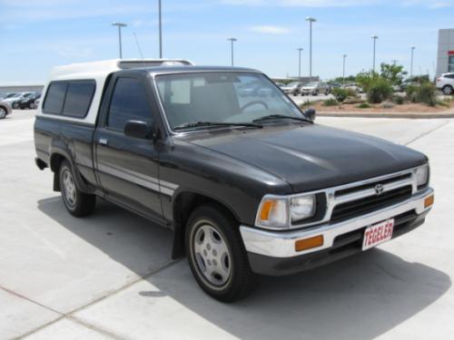 Photo Image Gallery & Touchup Paint: Toyota Truck in Black    (202)  YEARS: 1989-1995