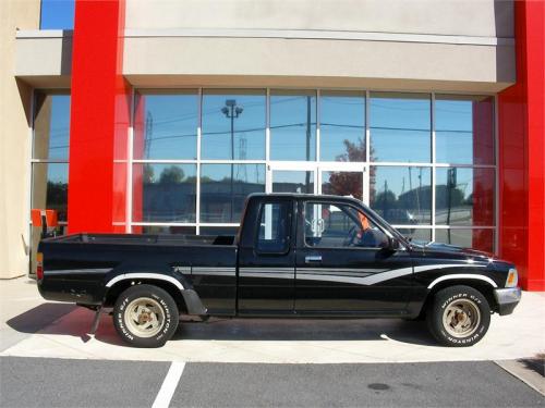 Photo Image Gallery & Touchup Paint: Toyota Truck in Black    (202)  YEARS: 1989-1995
