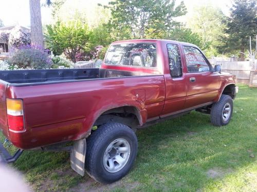 Photo Image Gallery & Touchup Paint: Toyota Truck in Medium Red Pearl  (3H4)  YEARS: 1989-1991