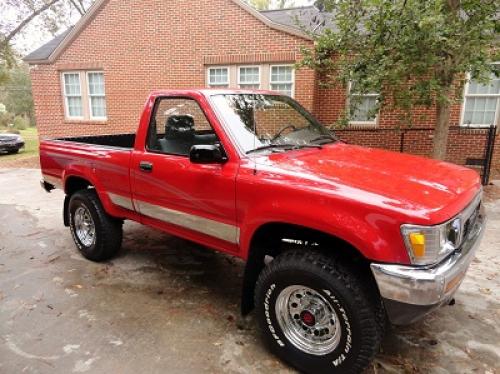 Photo Image Gallery & Touchup Paint: Toyota Truck in Cardinal Red   (3H7)  YEARS: 1989-1995